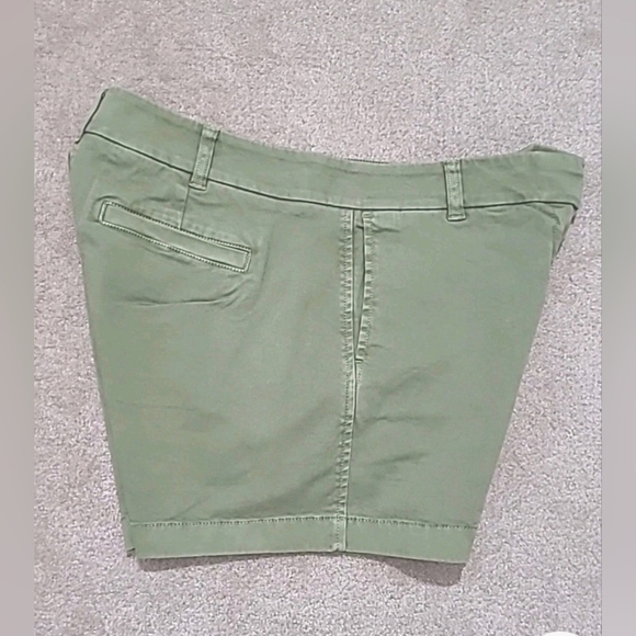 J CREW Woman's Flat Front Chino Casual Shorts Size 8 Stretch Walking Hiking - Picture 2 of 9